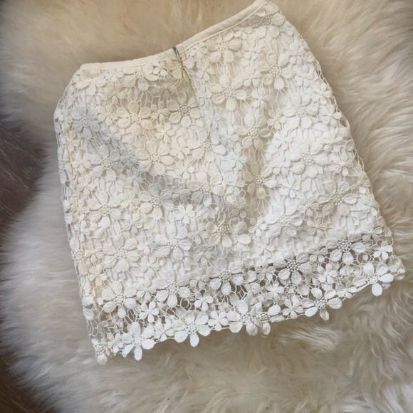 🌸🌻PERFECT LACE SKIRTS🌻🌸 - Picture 3 of 4